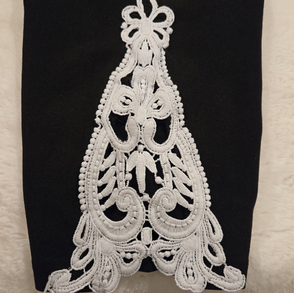 🫶Elegant Black Lace Trim Pants - Picture 3 of 8